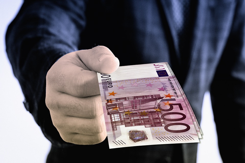 pět stovek eur