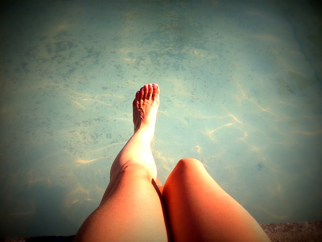 nohy nad vodou