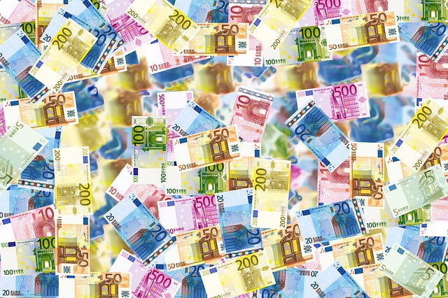 eurové bankovky.jpg